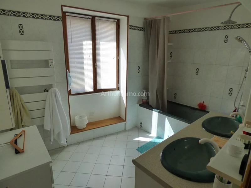 Maison - 200 m² - 9 pièces