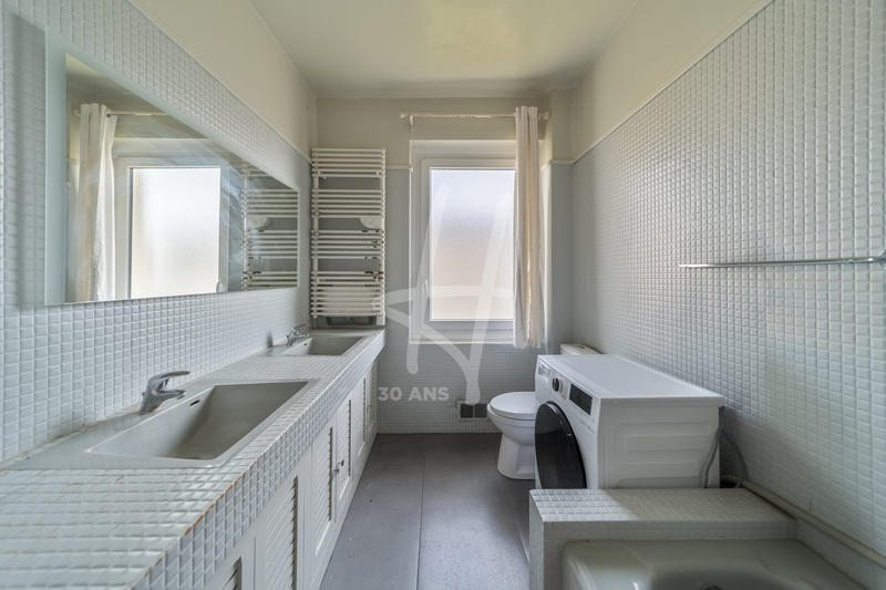 Maison traditionnelle - 180 m² - 6 pièces