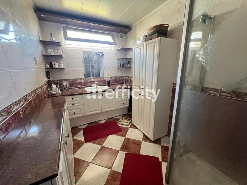 Maison - 182 m² - 7 pièces