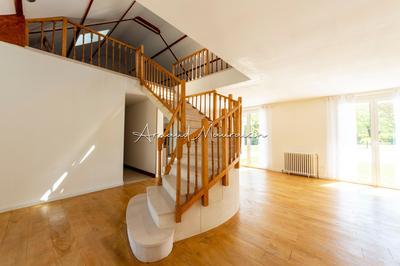 Villa - 300 m² - 7 pièces