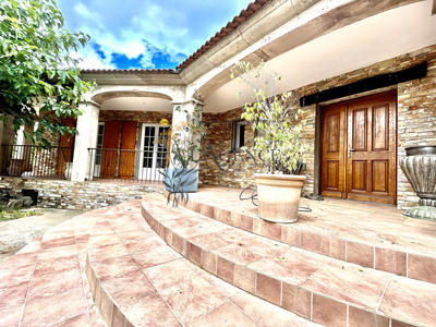 Villa - 315 m² - 15 pièces