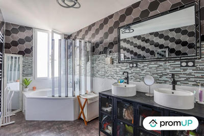 Maison - 170 m² - 7 pièces