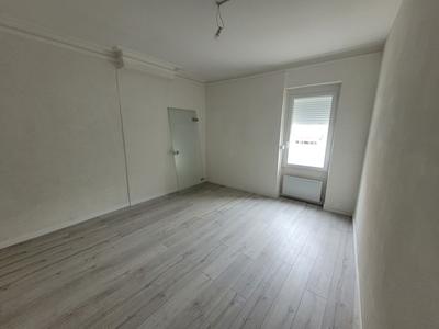 Local d'activité / Entrepôt - 86 m² - 6 pièces