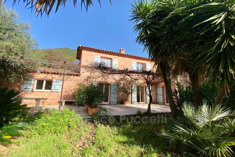 Maison - 114 m² - 4 pièces