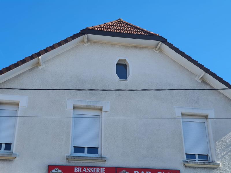 Maison - 235 m² - 10 pièces