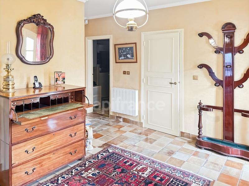 Maison - 224 m² - 7 pièces