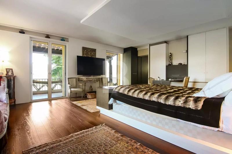 Villa - 368 m² - 10 pièces