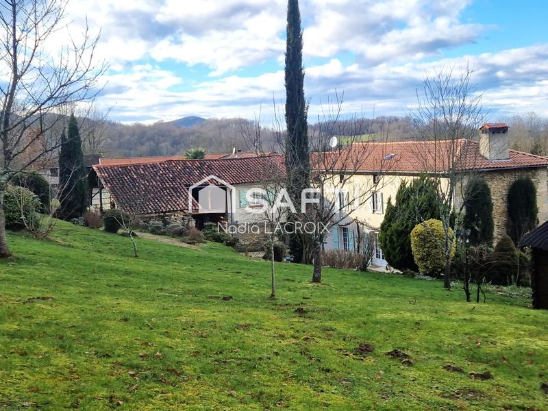 Maison - 300 m² - 9 pièces