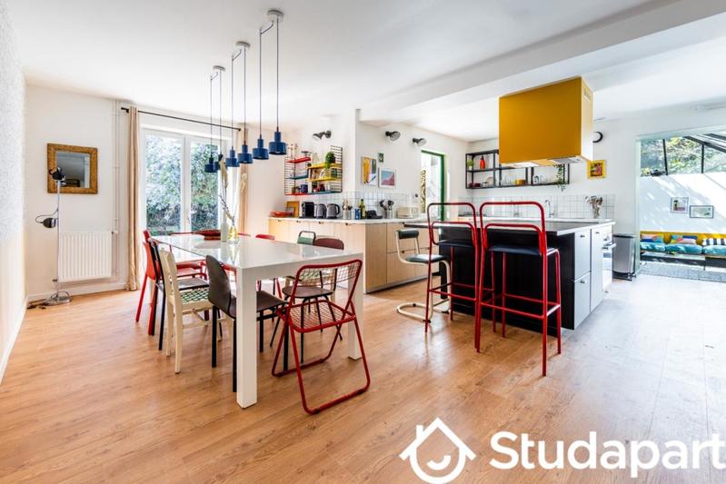 Chambre - 13 m² - 1 pièce