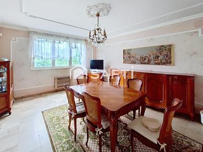 Maison - 181 m² - 5 pièces