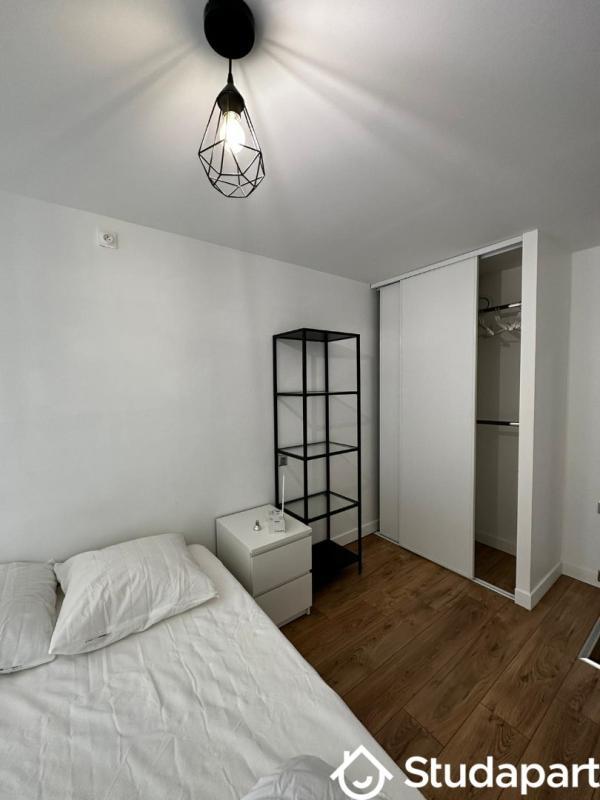 Chambre - 11 m² - 1 pièce