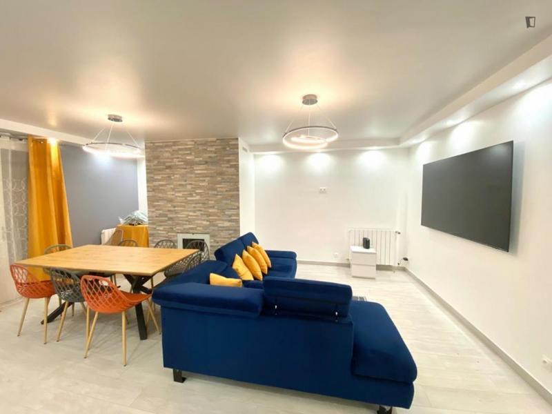 Chambre - 18 m² - 13 pièces