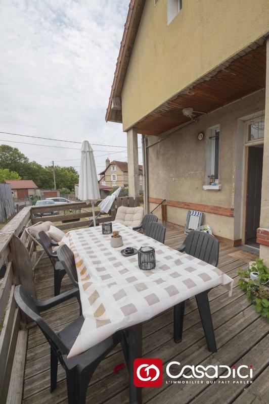 Maison - 98 m² - 6 pièces