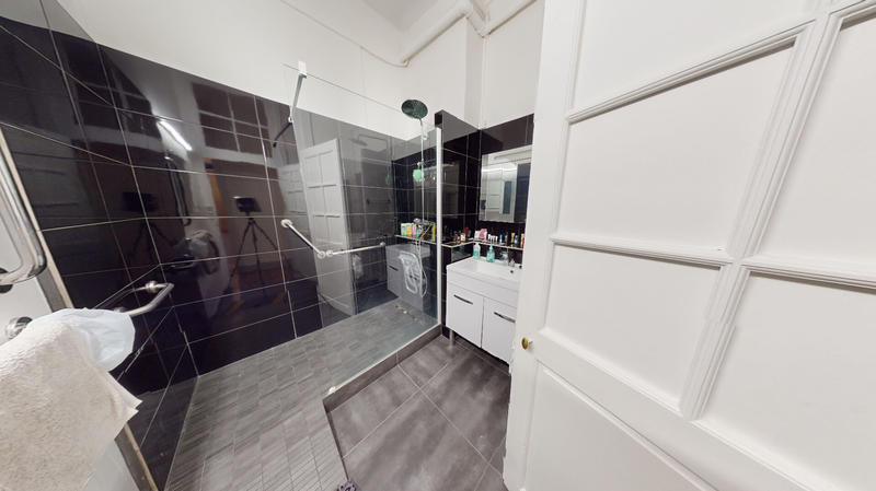 Appartement - 240 m² - 6 pièces