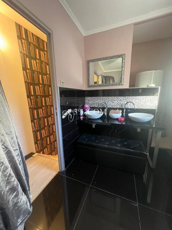 Maison - 187 m² - 6 pièces