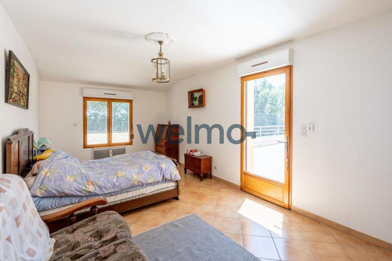 Maison - 210 m² - 9 pièces