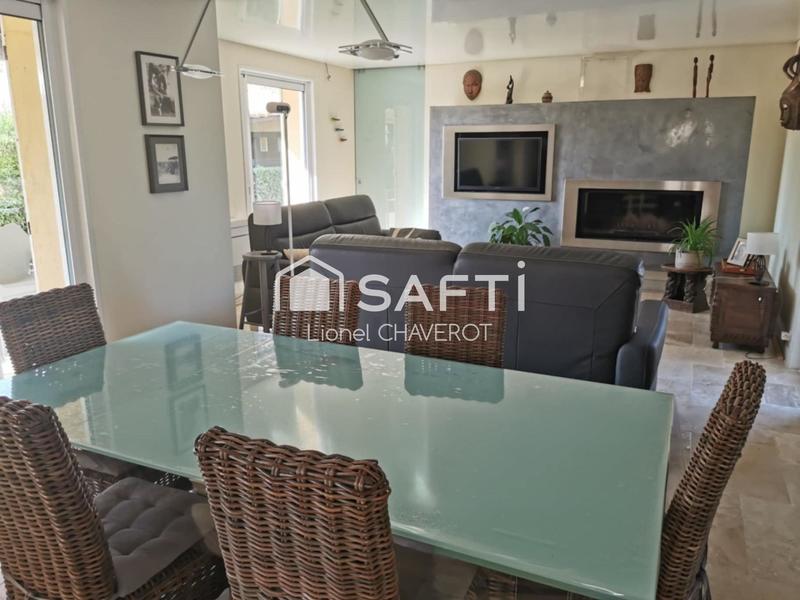 Maison - 200 m² - 7 pièces