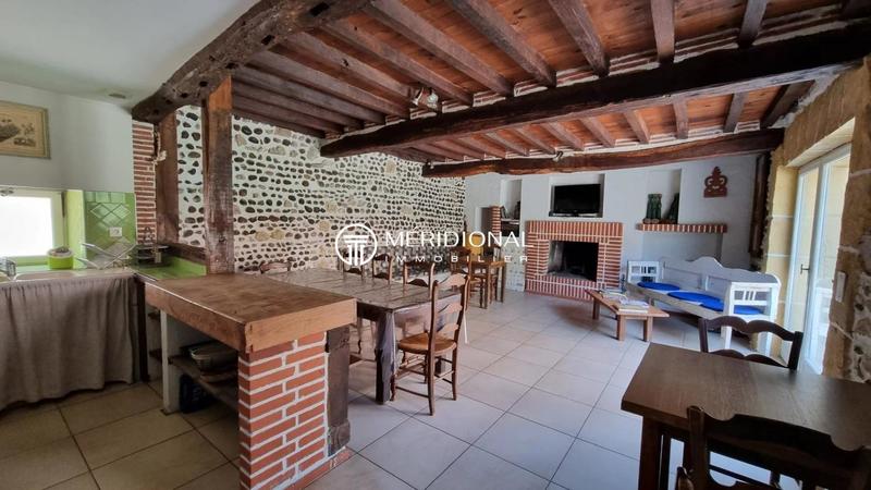 Maison - 648 m² - 22 pièces