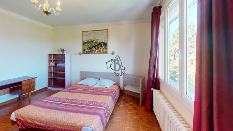 Maison - 167 m² - 7 pièces