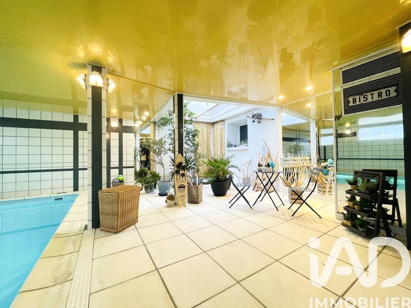 Maison - 228 m² - 8 pièces