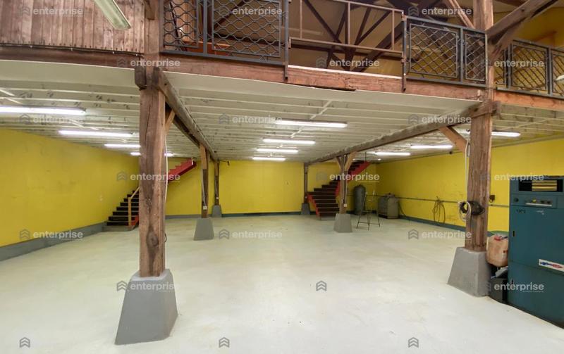 Local d'activité / Entrepôt - 536 m²
