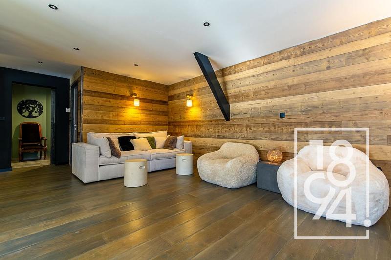 Maison - 328 m² - 11 pièces