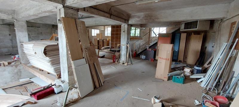 Entrepôt - 540 m² - 12 pièces