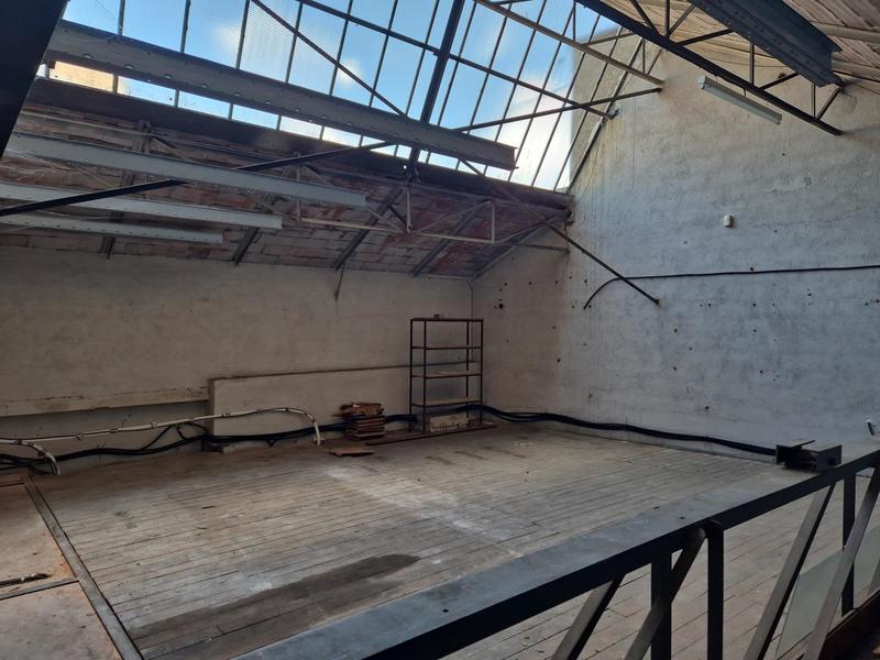 Local commercial - 230 m² - 7 pièces