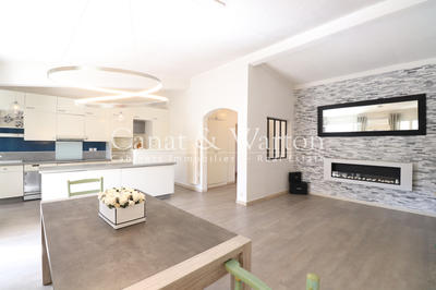 Appartement - 99 m² - 4 pièces