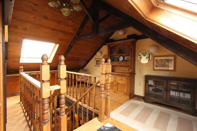 Maison - 170 m² - 9 pièces