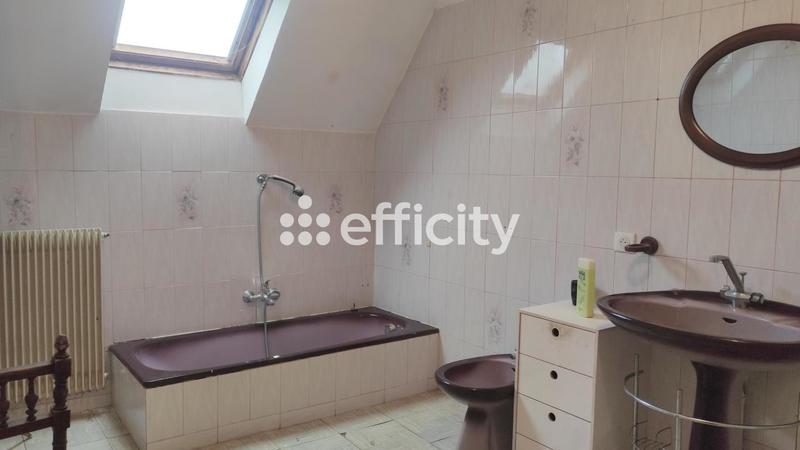 Maison - 185 m² - 8 pièces