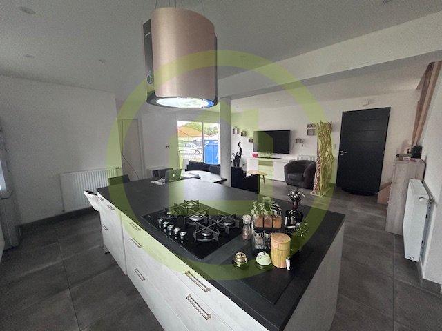 Maison - 103 m² - 5 pièces