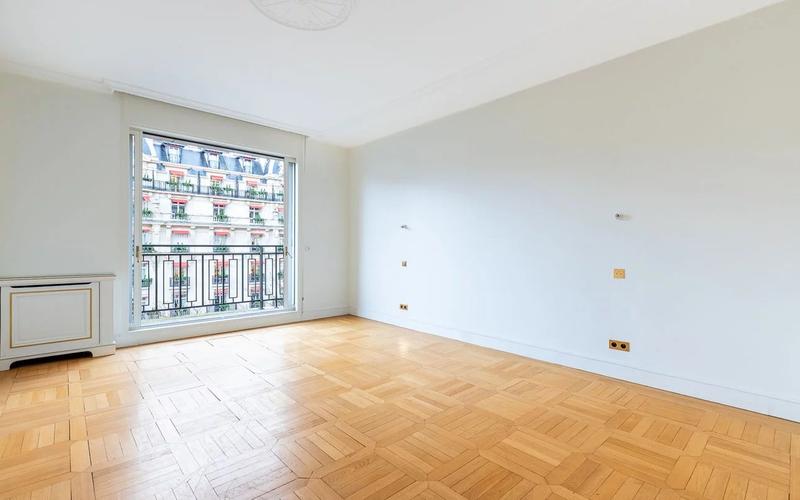Appartement - 194 m² - 7 pièces