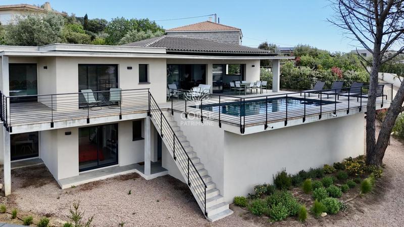 Villa - 151 m² - 5 pièces