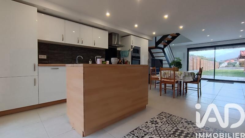 Maison - 111 m² - 5 pièces