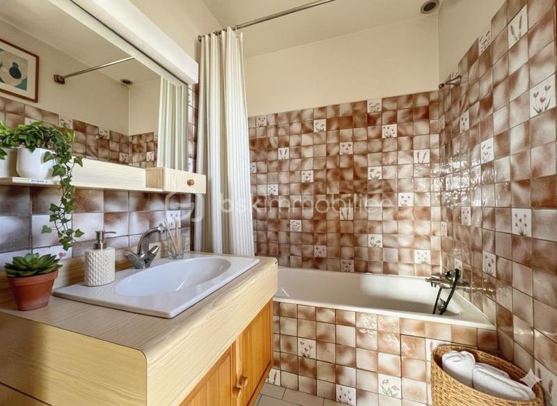 Maison traditionnelle - 152 m² - 7 pièces