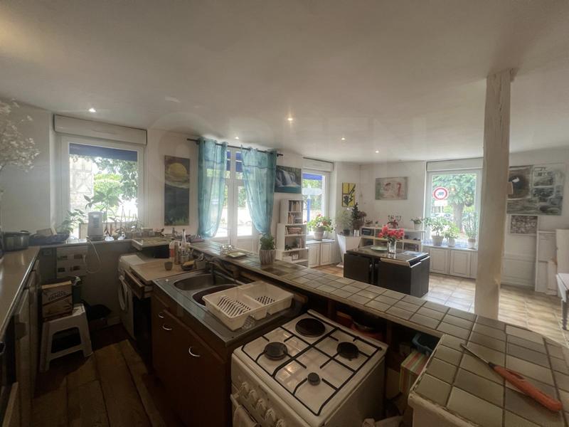 Maison - 232 m² - 8 pièces