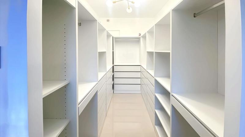 Loft - 157 m² - 5 pièces