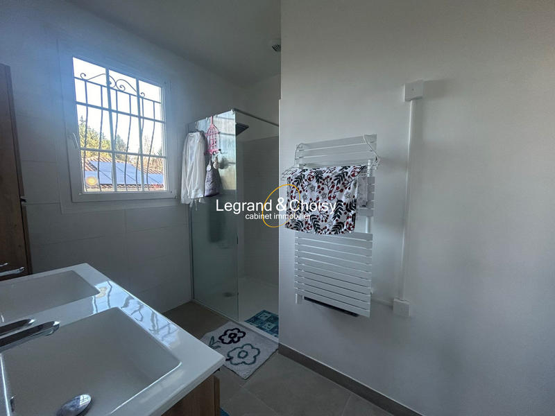 Maison - 200 m² - 8 pièces