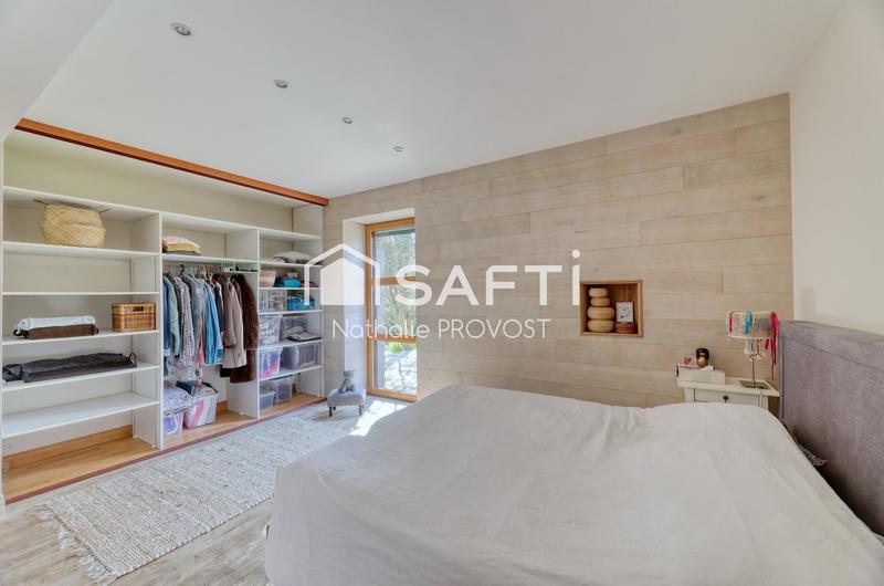 Maison - 212 m² - 8 pièces