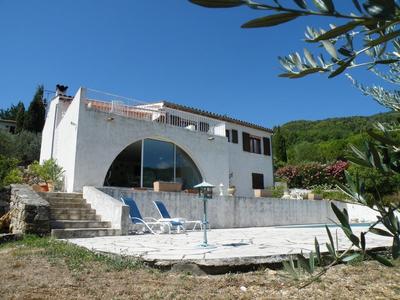 Villa - 225 m² - 6 pièces