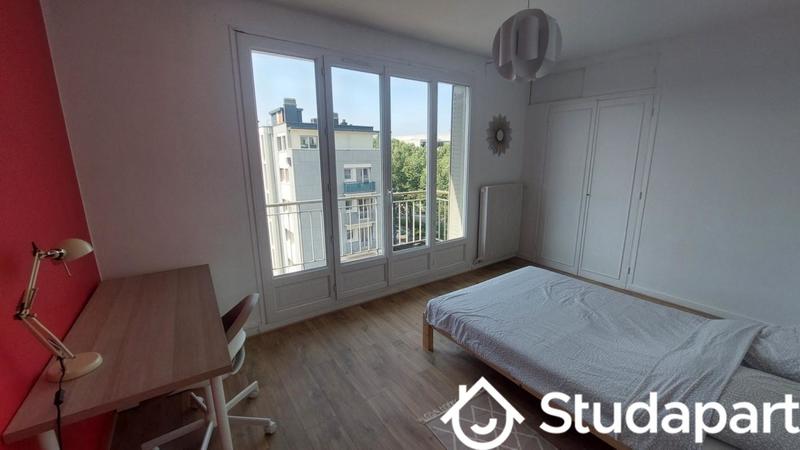 Chambre - 11 m² - 1 pièce