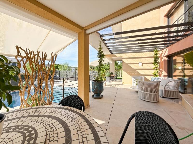 Maison - 311 m² - 5 pièces