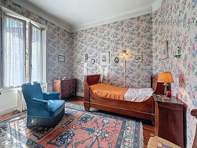 Maison - 180 m² - 6 pièces