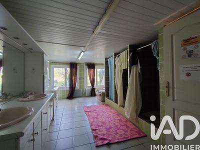 Maison - 320 m² - 9 pièces