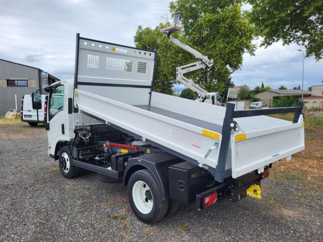 Isuzu M27 Serie Bleu F 2750 Benne Basculante