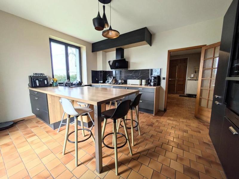 Maison - 205 m² - 7 pièces