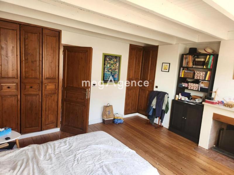 Maison - 230 m² - 8 pièces