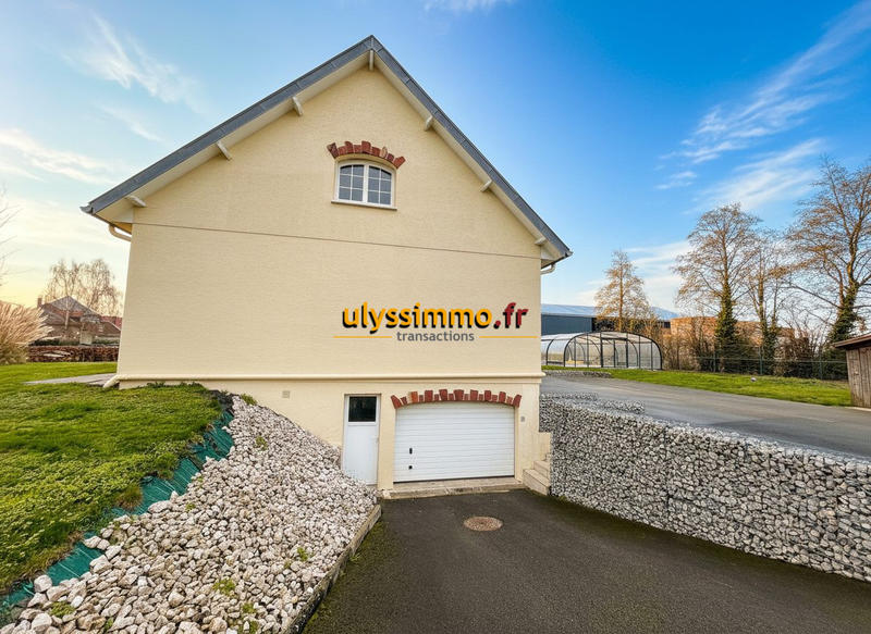 Maison - 214 m² - 9 pièces