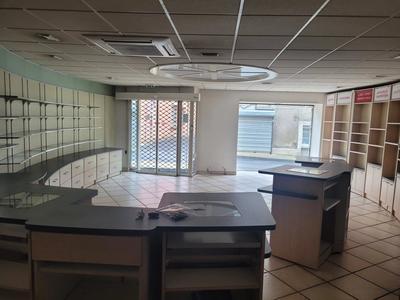 Magasins - 175 m² - 2 pièces